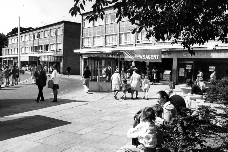 Market Parade, Havant, with shops lining the road in 1974. Picture: The News PP4821