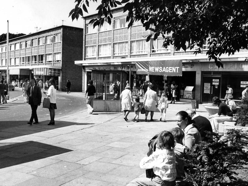 Market Parade, Havant, with shops lining the road in 1974. Picture: The News PP4821
