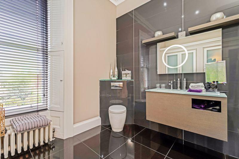 Bedroom 2 en-suite.