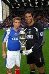 David James receives his News readers player of the year award from Gary O'Neil. PICTURE:STEVE REID(071953-128)