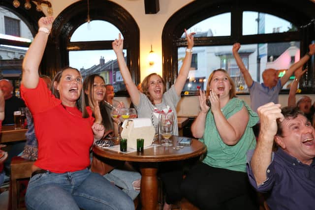 England score! Fans watch England v Ukraine in the quarter finals of Euro 2020, in The Kings pub. Picture: Chris Moorhouse (jpns 030721-35)