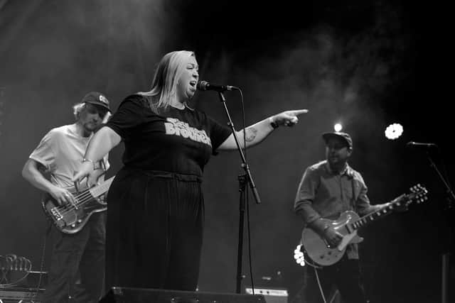 Amba Tremain Band live at Lincoln Blues Festival (photo by Chris Roberts/Widerview Visual Media)