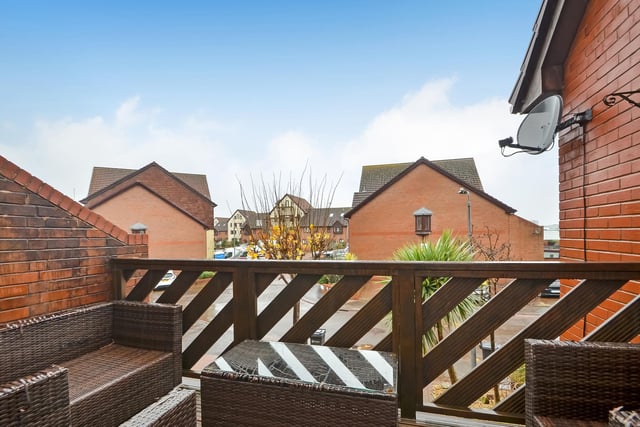 8 Carne Place, Port Solent, Portsmouth, Hampshire
Guide Price ~ £500,000 ~ Freehold