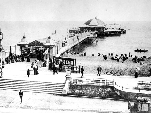 The original South Parade Pier in 1900, four years before it was destroyed by fire. The News PP984