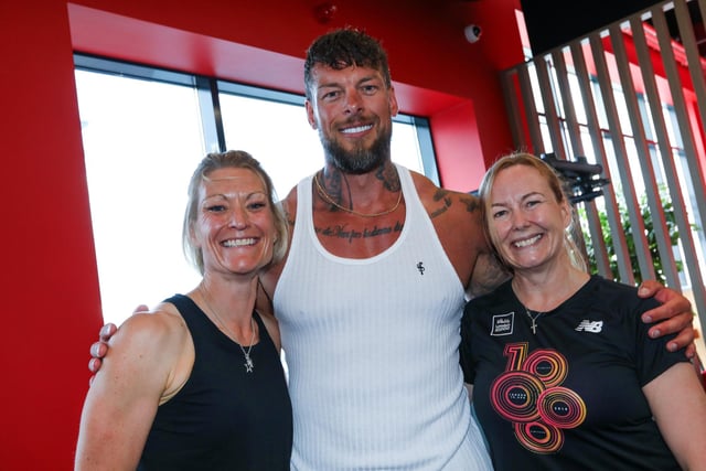 Jamie Christian with runners Fran Bennett (left) and Catrina Groves. Picture: Chris Moorhouse (220624-35)
