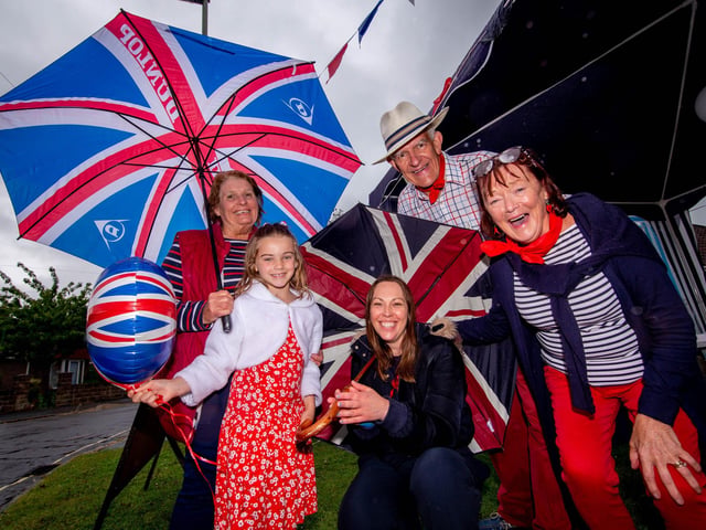 Celebrations at Longmead Gardens, Langstone
Picture: Habibur Rahman