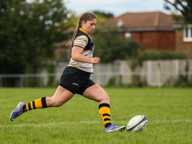 Portsmouth (yellow/gold/black) v Cullompton. Picture by Nathan Lipsham
