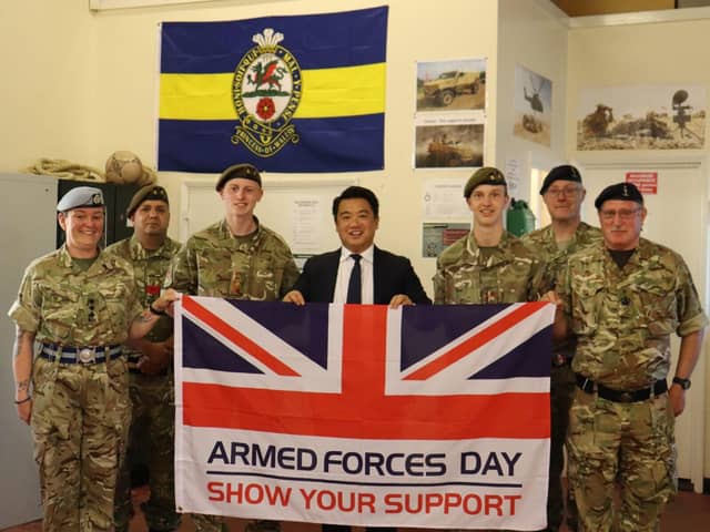 Alan Mak MP with Hayling Island Army cadets and officers from 3 Platoon Barossa Company