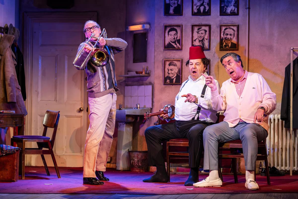 Comedy-Legenden liebevoll neu interpretiert in „The Last Laugh“ im Kings ...