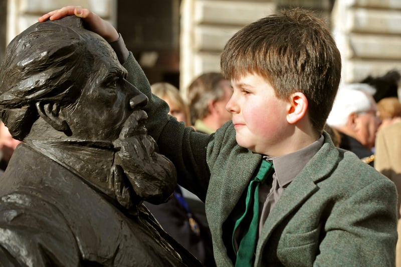 The UK's fitrst statue to the famous author Charles Dickens has been unveiled in Portsmouth's Guildhall Square. His great great, great grandson Oliver Dickens helps to unveil the statue back in 2014.
Picture: Ian Hargreaves  (14365-2)