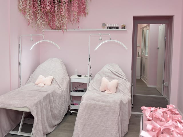 Aimee Wallbridge has opened up her own beauty salon called Club Beauté in Pier Street, Lee-on-the-Solent, and held a opening party on Good Friday April 18, 2025.   Picture: Sarah Standing (180425-1995)