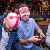 Fans in Portsmouth watching the World Cup, England Vs USA on Friday 25th November 2022

Pictured: Fans in Green Post, Portsmouth 

Picture: Habibur Rahman