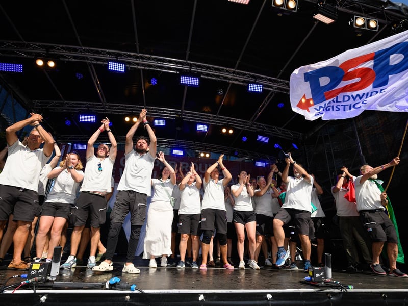 The PSP Team applaud the crowds.Picture: Keith Woodland (270721-147)