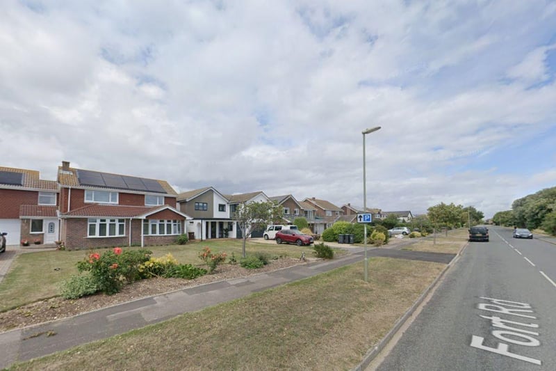 The average property price at PO12 2BT Fort Road, Gosport, is £641,666.