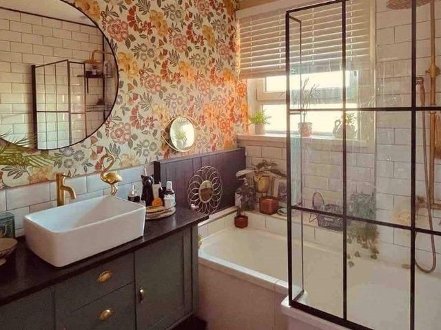 This property comes with one bedroom, one bathroom and a spacious reception room.