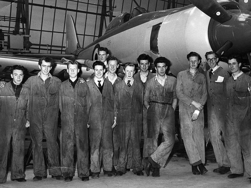 The September 1954 Fleetlands's apprentices in front of an old Sea Fury.
