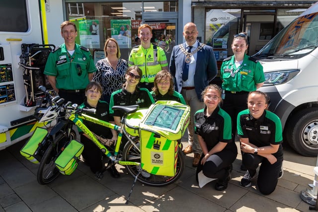 Councillor Fred Birkett (Mayor of Fareham) and Lisa Birkett (Mayoress of Fareham) with the team from St John Ambulance. Picture: Mike Cooter (240623)