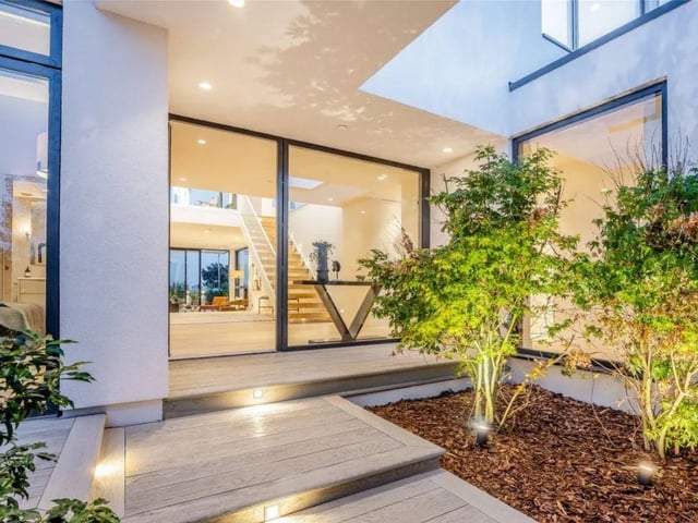This home is very modern and has an open plan layout throughout in order to present stunning beach views.