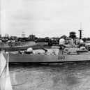 A 1980 photo shows HMS Sheffield of the Royal Navy. The destroyer was hit and sunk by an Exocet missile fired from an Argentinian land-based Super Etendard fighter bomber 04 May 1982 during Falklands (Malvinas). The Argentine government on December 05, 2003 said Britain has admitted that nuclear weapons were on some navy vessels.