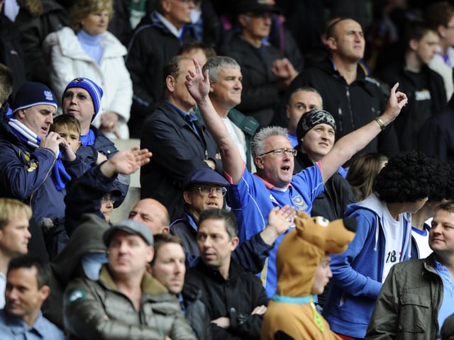 A crowd of 23,625 was present for the game at the City Ground.