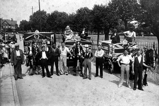 Delivering coal of C Barnes & Son based in Gosport.
Pictured Circa 1930 at Willis Road, on far right is Charles Alexander Barnes (father), arms folded in front row is Charles Henry Barnes ( grandfather) and front row with cricket jumper is Uncle Albert and far left is Albert Thomas Barnes (Great Uncle)