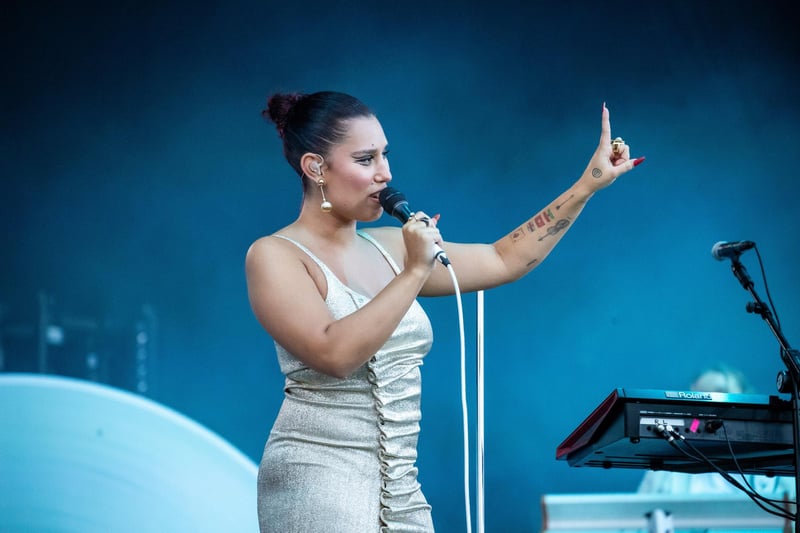 Raye wowed the crowd with her incredible performance at Victorious Festival on Friday evening.