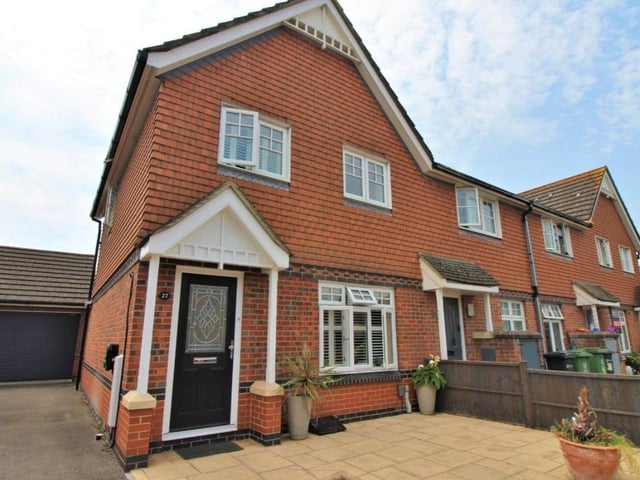 This beautiful property offers three bedrooms, one bathroom and one reception room as well as a small patio garden and a drive way. This home is on the market for £340,000 and it is being sold with Jeffries & Dibbens Estate Agents. The listing says: "We are delighted to offer for sale this three bedroom, end terraced property located in Warspite Close, Hilsea."