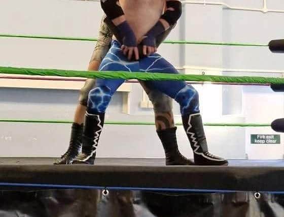 Jake Electric and Carlos Chaotico in action.