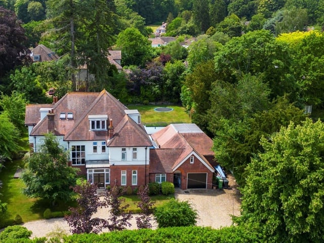 This eight bedrom detached home is amazing and it comes with six bathrooms and four reception rooms.