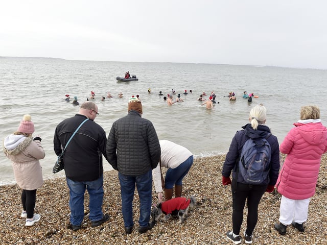 Solent Sea Swimmers held their annual Boxing Day dip in the Solent at Lee-on-the-Solent on Tuesday, December 26.
Picture: Sarah Standing (261223-4131)