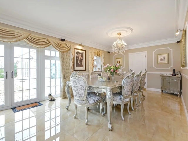 Inside the five bed detached house for sale in Portsdown Hill Road for £2.5m 


Photo credit: Zoopla