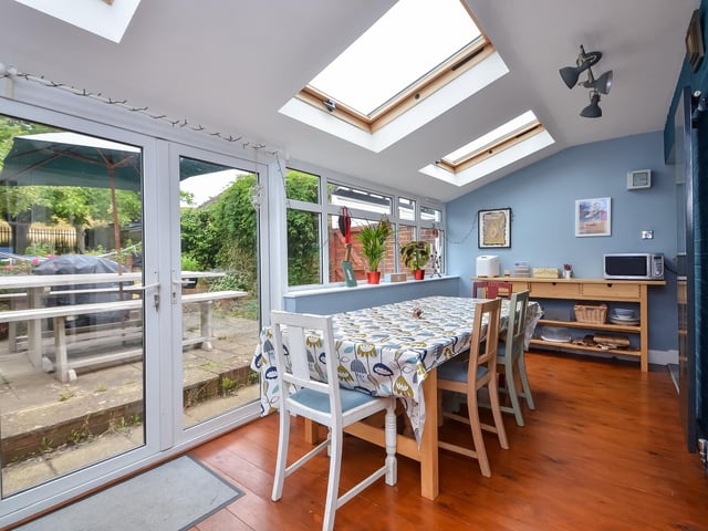 The breakfast room
