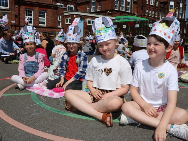 Newbridge Art gallery and Penhale Infant School playground picnic
