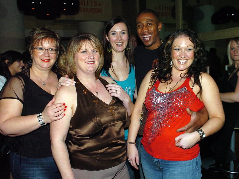 This is what a night out at Tiger Tiger in Gunwharf Quays looked like in the 00s.