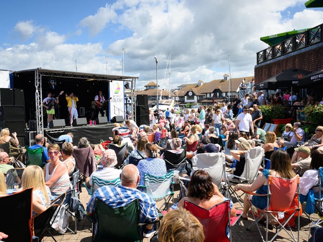 Pictured is: The crowds at Port Solent enjoying Forever Queen
Picture: Keith Woodland (270721-14)