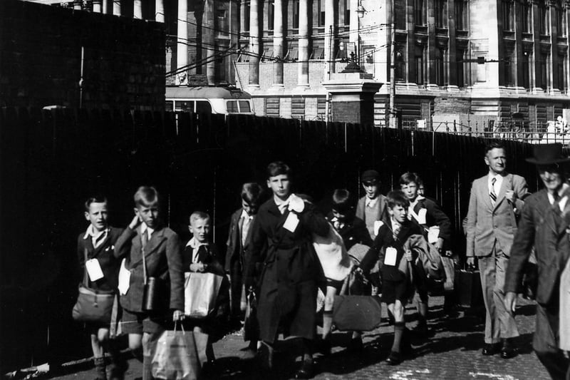 Portsmouth evacuees June 1940. The News Portsmouth. The News PP288