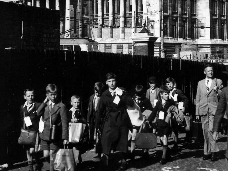 Portsmouth evacuees June 1940. The News Portsmouth. The News PP288