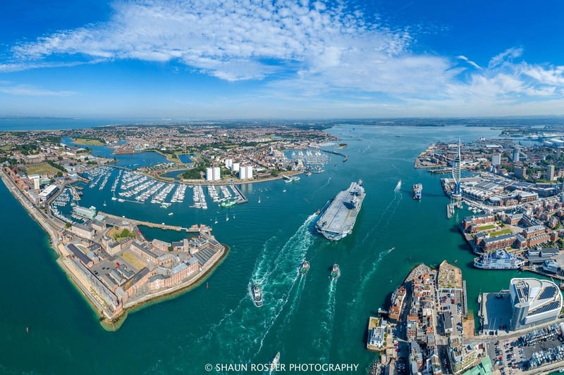 HMS Queen Elizabeth entering harbour taken by Shaun Roster. @shaunroster