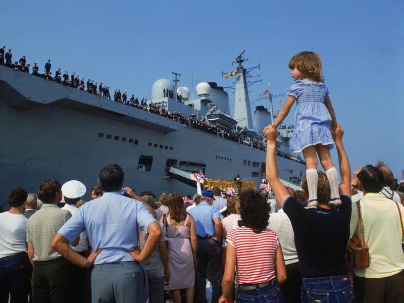 The HMS Invincible returns to Portsmouth, carrying British troops home from the Falklands War, 17th September 1982. (Photo by Hulton Archive/Getty Images)