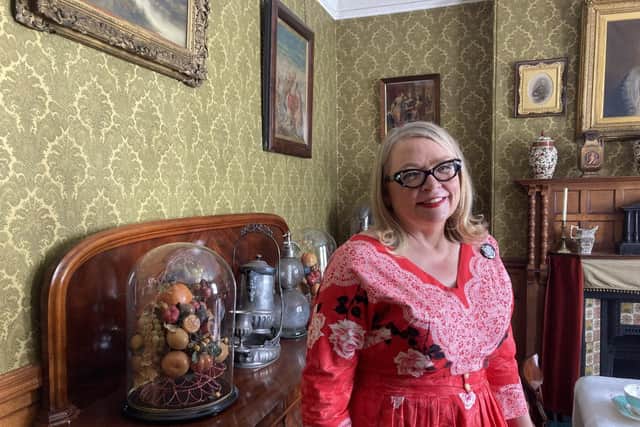 The University of Portsmouth’s Professor Deborah Sugg Ryan will return to BBC Two on 7 September at 9pm as a presenter and consultant historian in series 4 of A House Through Time.