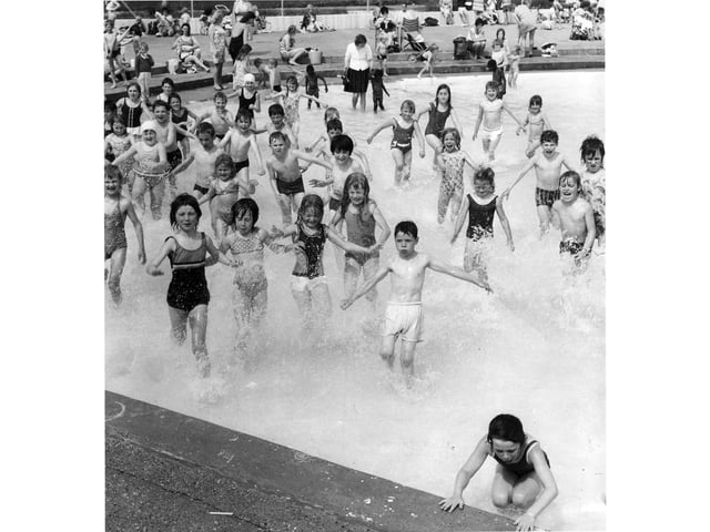 Are you in this photo? Kids at the lido in May 1972.