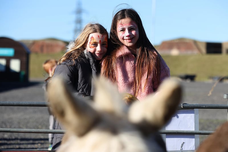 Half term farm visiting Fort Nelson in Portsmouth, Hampshire.

Pictured is Isla Flower, 10, and Layla Cann-Hallam, 10.

Monday 12th February 2024.

Picture: Sam Stephenson.