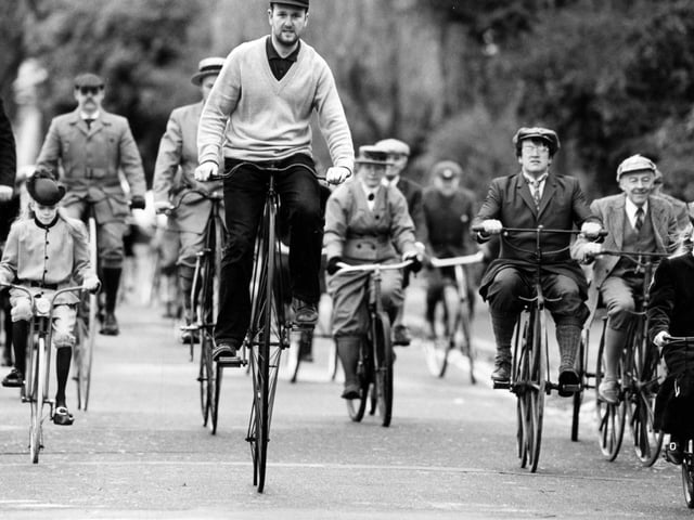 Members of the Solent Veteran Bicylce and Tricycle Club set off on the club's annual Christmas ride along Hilsea Moat in December 1992. The News PP4457