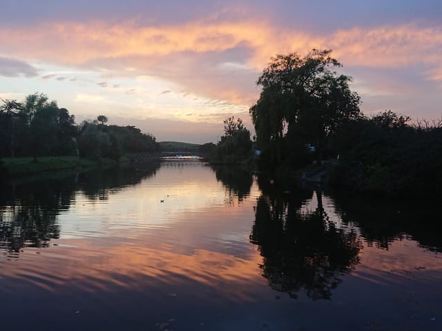 One of our readers took this picture of a calm evening at Hilsea Lido.