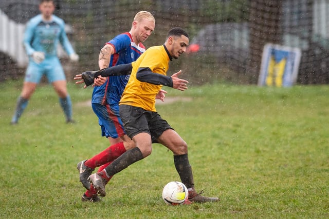 FFTP (yellow) v The Meon. Picture by Keith Woodland