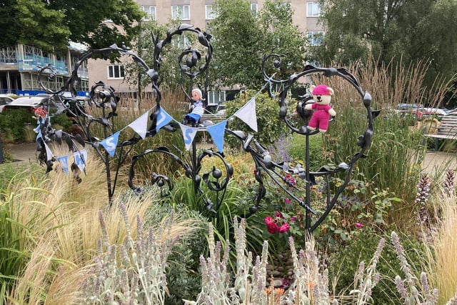 The NHS is celebrating 75 years of offering healthcare to the UK and to mark the milestone, yarnbombers have decorated various areas in Portsmouth with knitted decorations.