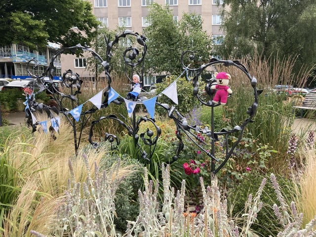 The NHS is celebrating 75 years of offering healthcare to the UK and to mark the milestone, yarnbombers have decorated various areas in Portsmouth with knitted decorations.