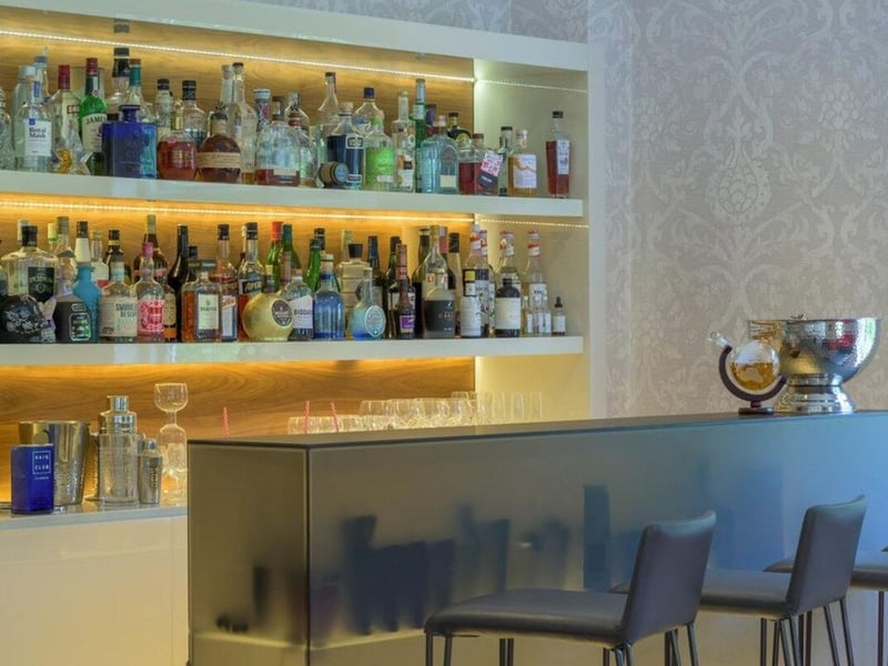 This property also comes with a bar which is a fabulous addition to the house.