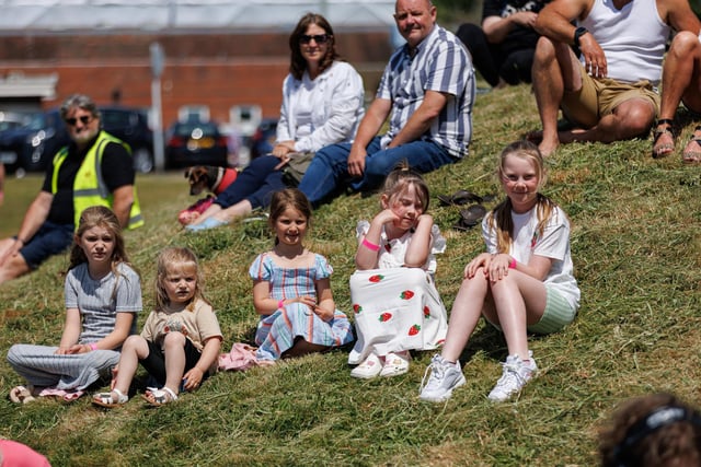 Ruby, Maya, Isla, Florence and Darcie listening to shanti songs at Walpole Park. Picture:Marcin Jedrysiak