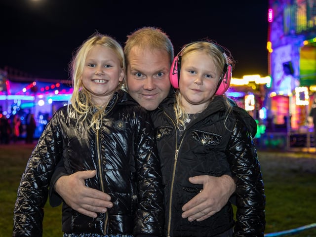People from across the region descended onto the grounds of HMS Sultan on Thursday evening for a night of excitement, bonfire and fireworks.
Pictured - Sisters Ameria, 7 and Daisy, 7 with their Dad.
Photos by Alex Shute